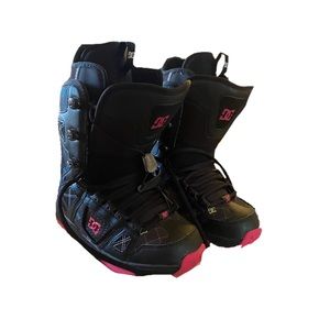 DC snowboard boots